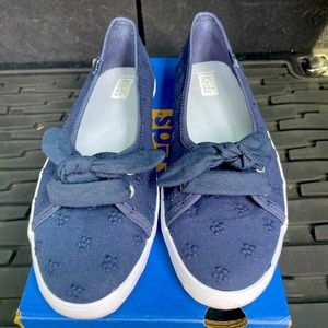 KEDS SEASIDE DAISY EYELET SNEAKER — BRAND NEW IN BOX